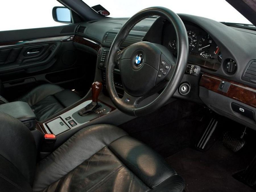  BMW 740i Sport Pack 1999 года  (фото 10 из 11)
